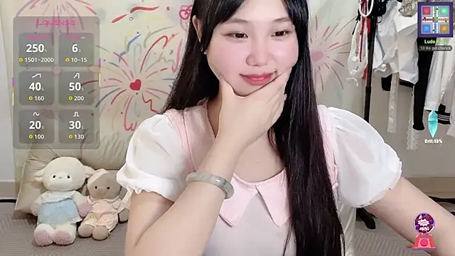 xiaoguai99 online show from June 27, 2026, 8:42 am