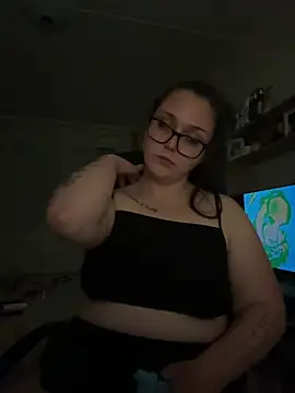 DaisyBaizee online show from June 1, 2026, 12:00 am