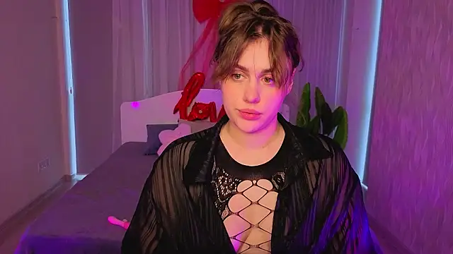 Adelynnn online show from February 14, 2026, 5:40 am