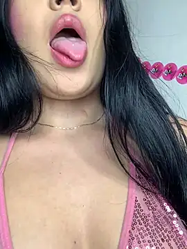 DulcePiink online show from April 10, 2026, 6:37 pm