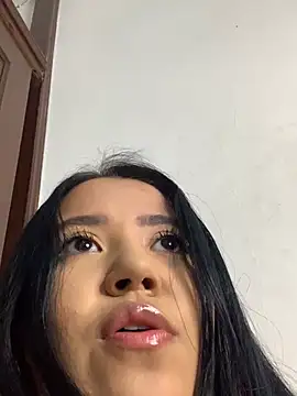 DulcePiink online show from February 13, 2026, 7:58 pm