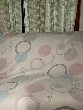 J-hens90 online show from April 15, 2026, 6:01 pm