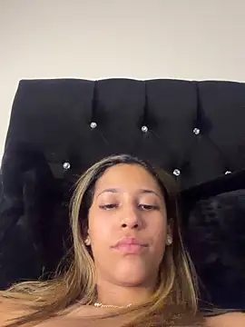 Snapshot of vicky_bass_ chatting on March 4, 2026, 8:27 pm vicky bass online show from March 4, 2026, 8:27 pm