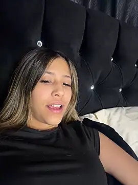 vicky bass  online show from March 27, 2026, 11:16 pm