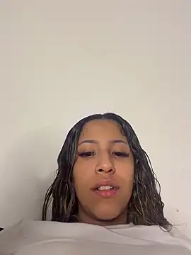 Snapshot of vicky_bass_ chatting on February 28, 2026, 1:05 am vicky bass online show from February 28, 2026, 1:05 am