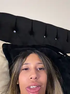 vicky bass  online show from June 1, 2026, 3:07 am