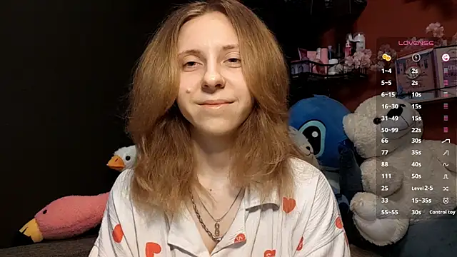 Snapshot of TiaraHenegan chatting on February 18, 2026, 7:17 am TiaraHenegan online show from February 18, 2026, 7:17 am