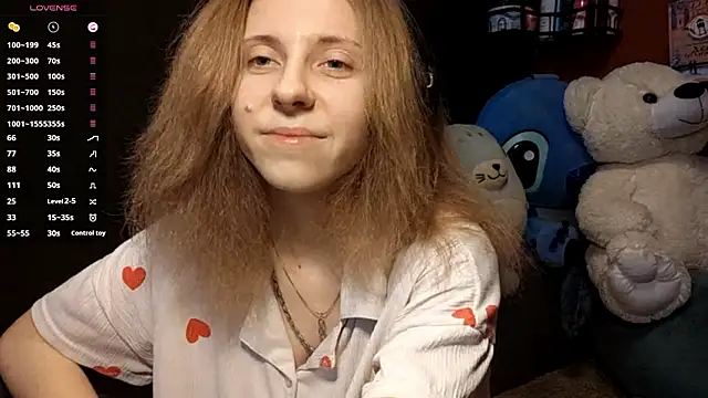 Snapshot of TiaraHenegan chatting on February 1, 2026, 7:17 am TiaraHenegan online show from February 1, 2026, 7:17 am