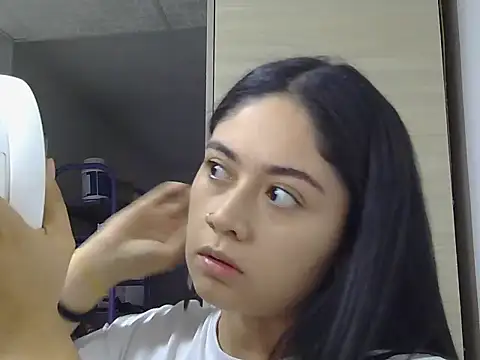 Snapshot of SweetAlbedo chatting on January 9, 2026, 10:39 pm SweetAlbedo online show from January 9, 2026, 10:39 pm