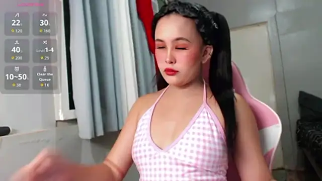 Petite Luna1 online show from January 12, 2026, 4:47 pm