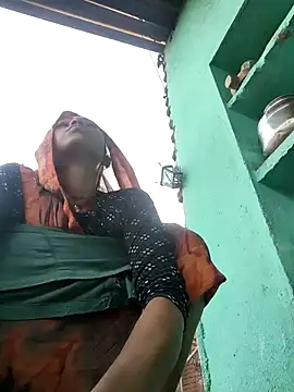 lodhi8080 online show from April 14, 2026, 12:59 am