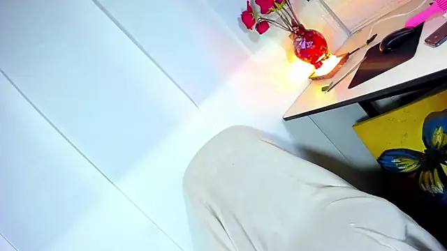 Sue blue online show from February 17, 2026, 2:42 am