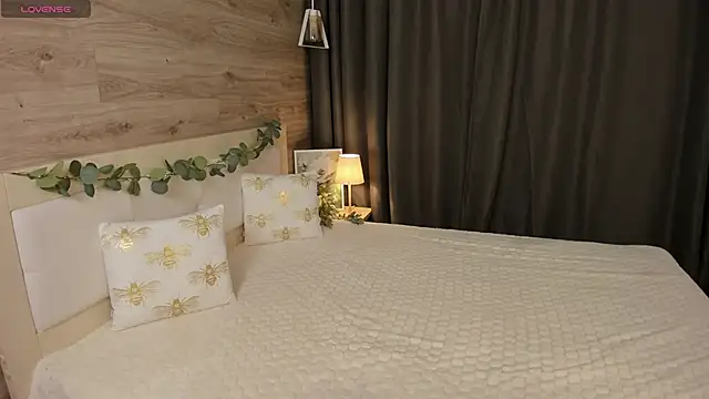 BlondeHott online show from February 2, 2026, 7:18 am