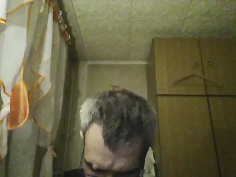 Snapshot of Gattuzoman85 chatting on April 17, 2026, 8:44 pm Gattuzoman85 online show from April 17, 2026, 8:44 pm