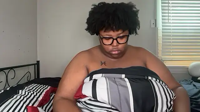 Snapshot of Chocolatebunnyxx96 chatting on April 26, 2026, 2:03 pm Chocolatebunnyxx96 online show from April 26, 2026, 2:03 pm