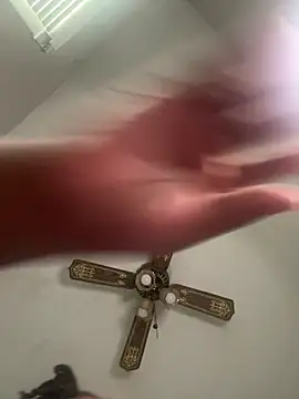 Chocolatebunnyxx96 online show from April 19, 2026, 1:12 pm