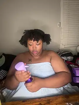 Snapshot of Chocolatebunnyxx96 chatting on April 28, 2026, 2:49 am Chocolatebunnyxx96 online show from April 28, 2026, 2:49 am