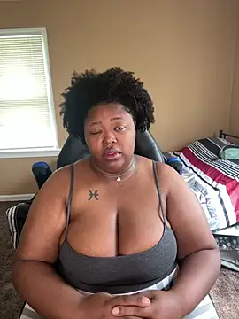 Snapshot of Chocolatebunnyxx96 chatting on May 5, 2026, 2:53 pm Chocolatebunnyxx96 online show from May 5, 2026, 2:53 pm