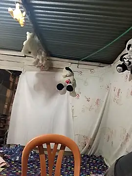 chiquitahot  online show from March 19, 2026, 12:49 pm