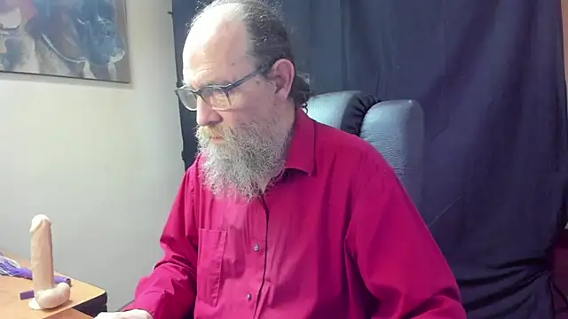 Snapshot of Uncle_Hottie chatting on April 1, 2026, 5:10 pm Uncle Hottie online show from April 1, 2026, 5:10 pm