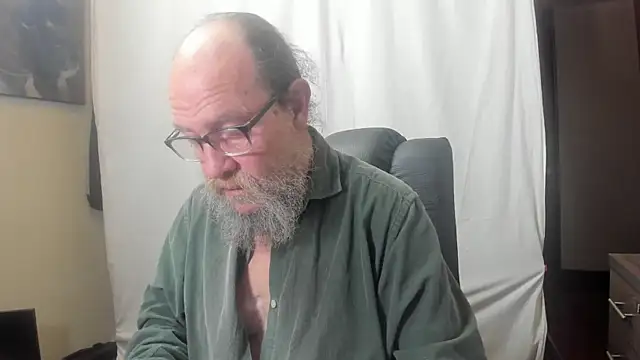 Uncle Hottie online show from January 6, 2026, 10:14 pm