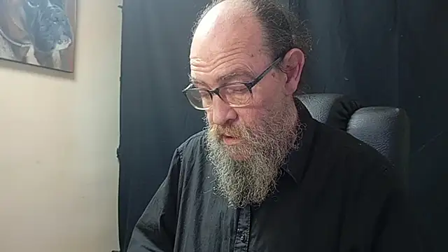 Snapshot of Uncle_Hottie chatting on April 11, 2026, 5:27 pm Uncle Hottie online show from April 11, 2026, 5:27 pm