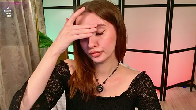 Layla Bloom online show from February 26, 2026, 5:35 pm