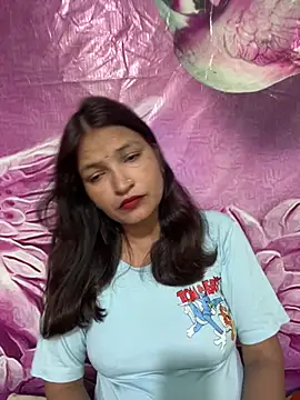 Snapshot of Priyaa_1433 chatting on August 3, 2026, 11:05 am Priyaa 1433 online show from August 3, 2026, 11:05 am