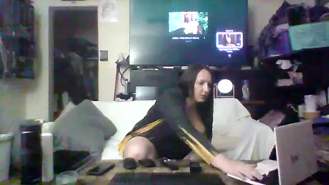 Snapshot of BRUNETTE4U chatting on June 27, 2026, 11:27 am BRUNETTE4U online show from June 27, 2026, 11:27 am
