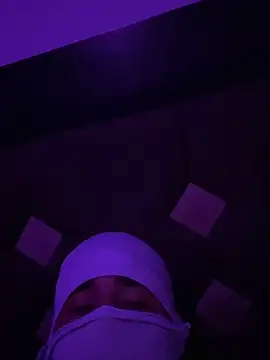 hotguymx777 online show from April 21, 2026, 7:04 am