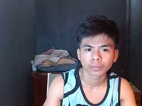 Snapshot of pinoymonstercock_xx chatting on May 18, 2026, 7:35 am pinoymonstercock xx online show from May 18, 2026, 7:35 am