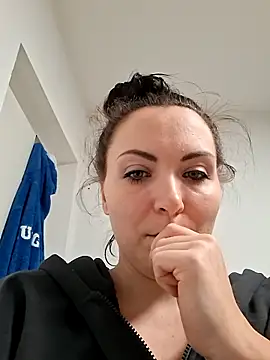 InkedCurly L online show from February 11, 2026, 6:08 pm