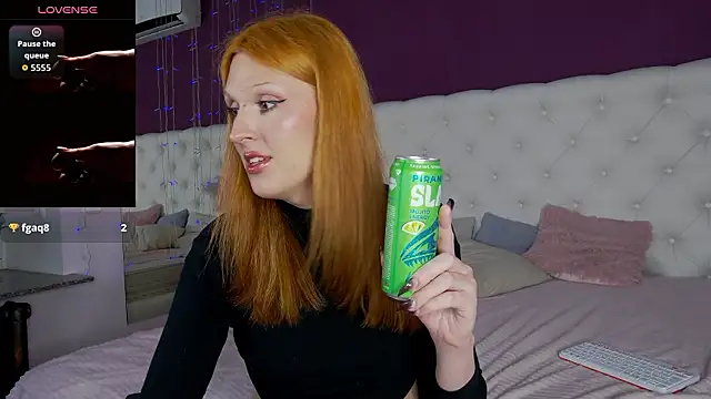 Snapshot of LunaBl1ss chatting on February 7, 2026, 4:04 pm LunaBl1ss online show from February 7, 2026, 4:04 pm