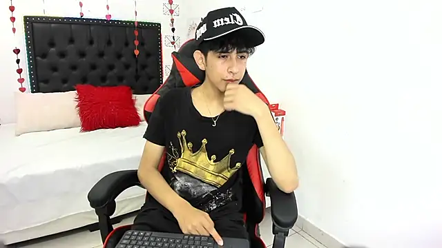 julian xx online show from February 21, 2026, 10:23 pm