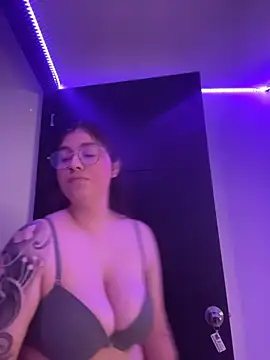 soffmoon online show from February 10, 2026, 3:49 am