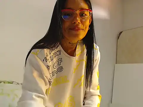 Snapshot of Elizabeth_manzon chatting on May 29, 2026, 5:30 pm Elizabeth manzon online show from May 29, 2026, 5:30 pm