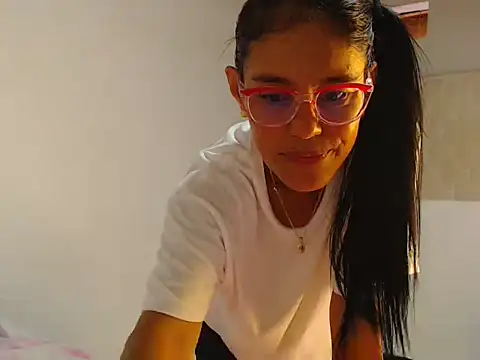 Snapshot of Elizabeth_manzon chatting on May 19, 2026, 10:39 pm Elizabeth manzon online show from May 19, 2026, 10:39 pm