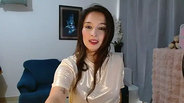 Almaglow  online show from May 18, 2026, 9:41 pm
