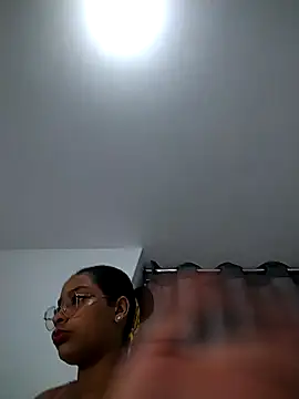 Snapshot of KATALINA_SANTANA_ chatting on April 24, 2026, 12:45 am KATALINA SANTANA online show from April 24, 2026, 12:45 am