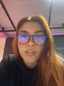 CrystalFairy007 online show from May 4, 2026, 4:05 am