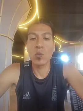 Rodrigohernan19 online show from April 5, 2026, 5:30 pm