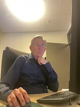 Pierre4tjyxx online show from February 23, 2026, 4:18 pm