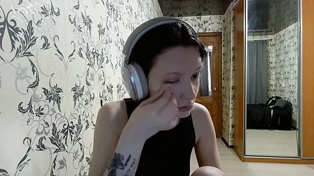 LxayBloom online show from March 31, 2026, 12:51 pm