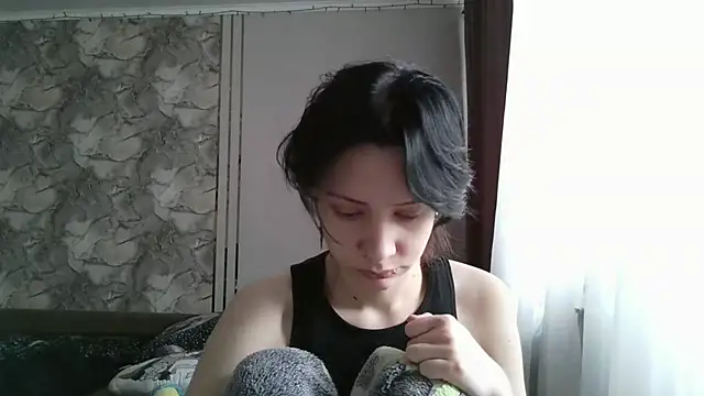 LxayBloom online show from February 10, 2026, 9:52 am