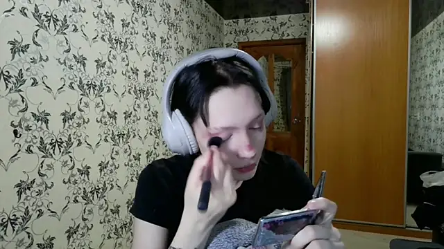 LxayBloom online show from March 23, 2026, 1:55 pm