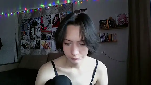 LxayBloom online show from January 13, 2026, 10:08 am