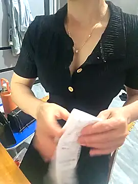 moon baby99 online show from March 21, 2026, 12:53 pm