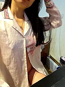 moon baby99 online show from January 18, 2026, 6:17 am