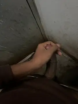 Snapshot of HotDady69690 chatting on February 4, 2026, 9:54 pm HotDady69690 online show from February 4, 2026, 9:54 pm