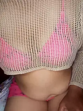 Snapshot of mileez_secret chatting on February 3, 2026, 2:32 am mileez secret online show from February 3, 2026, 2:32 am